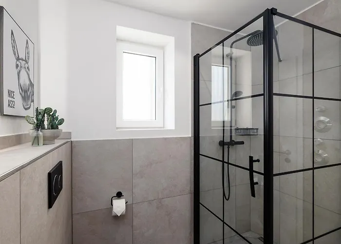 Zentrales - Balkon, Bar Apartment Cologne
